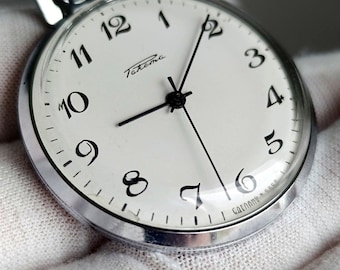 Reloj de bolsillo soviético antiguo Raketa 2609HA mecánico de 19 rubíes con grabado de barco.