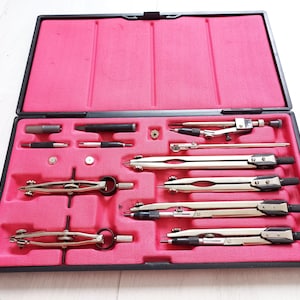 Authentic Russian Vintage Case of Drawing Instruments NCH-14-t-02 from 1991 – A Unique Piece of USSR Production for Collectors and Artists