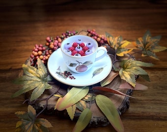 Pretty handmade berry  ‘teacup’ candle. Berry scented. Unusual gift.