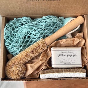 Eco-Friendly Kitchen Gift Box – Natural Soap Bar, Brush & Scrubber
