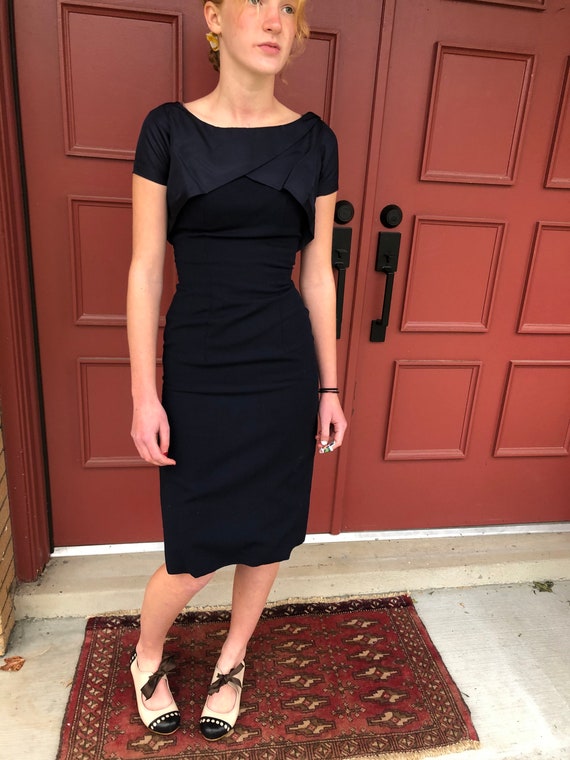 1950’s stunning wiggle dress