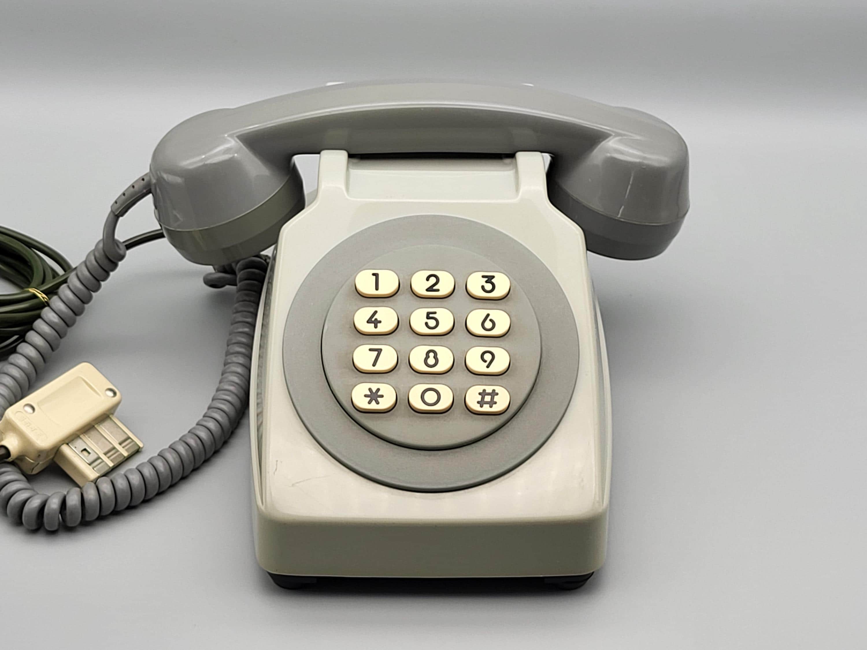 Téléphone fixe vintage à touche Télécom Socotel S63 - Téléphones & Objets connectés