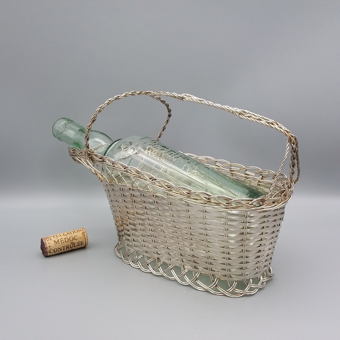 Présentoir panier porte-bouteille à vin en métal argenté image 1