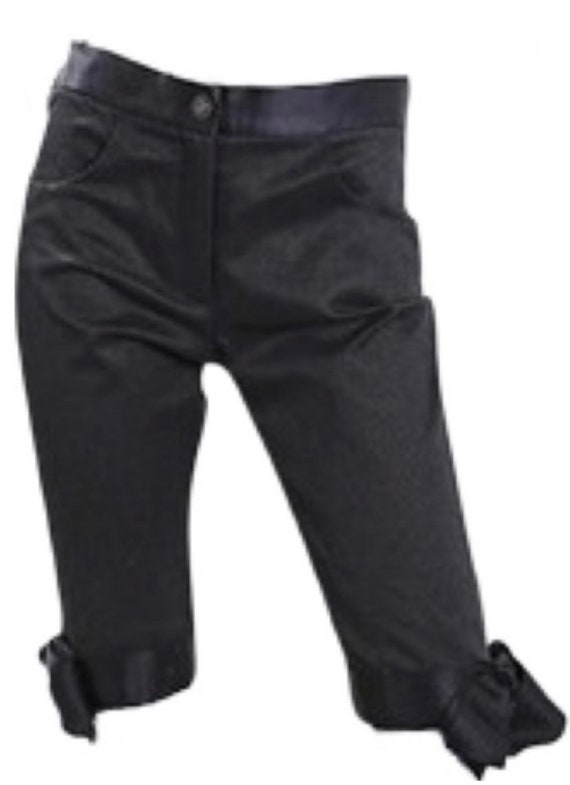 CHANEL BERMUDA SHORTS - never been worn!