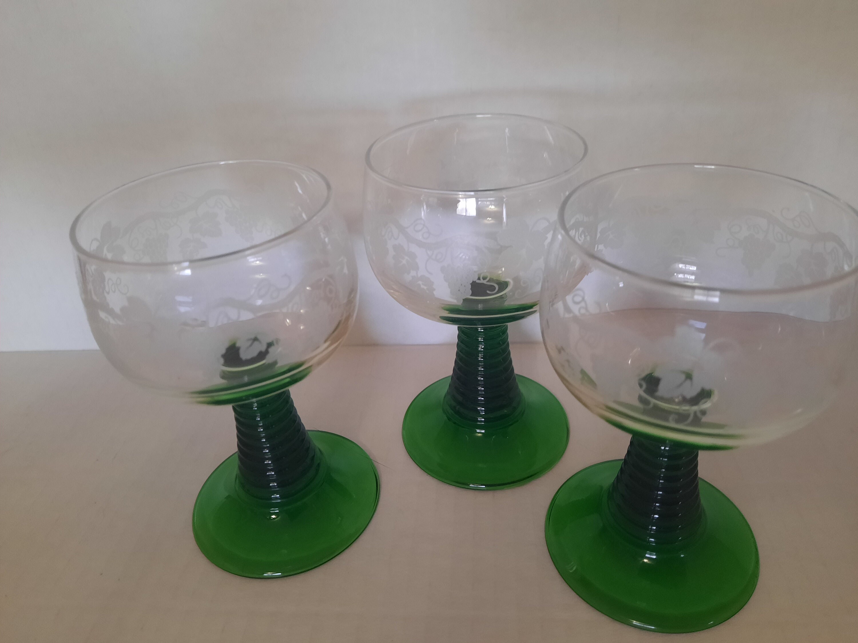 Green Beehive Stem Wine Glasses, German Wine Glass, Midcentury Barware