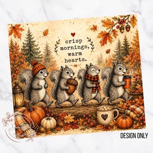 Pode incluir: Uma estampa gr&aacute;fica quadrada com quatro esquilos em uma floresta de outono. O texto diz crisp mornings, warm hearts. A cena inclui ab&oacute;boras, uma caneca de cacau, uma lanterna e folhagens de outono em tons de laranja, marrom e dourado.
