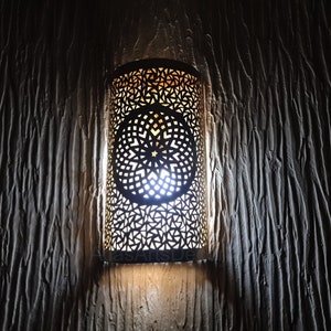 Moroccan wall lamp - Wonderful brass handmade morrocan wall lamp - Brass wall sconce light - Silver-Brass night light Fez