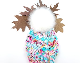 M/L Luxury Handknit Merino Wool Hat with Faux Fur Pom (Dinner at Tiffany's/arctic white)