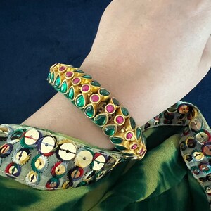 Handcrafted Opulence: Indian Traditional Bracelet with Luxurious Velvet Lining