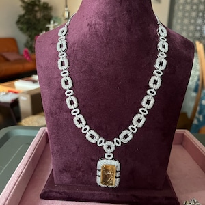 Exquisite Doublet Stone Necklace Set - Elevate Your Elegance