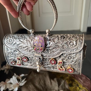 Bolso de mano adornado en plata pura 925 de SHIVKA / Joyas en plata pura 925