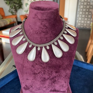 Exquisite antike Kragenkette - ein zeitloser Schatz!