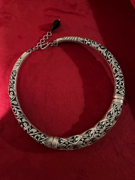 Silver hasli best sale necklace