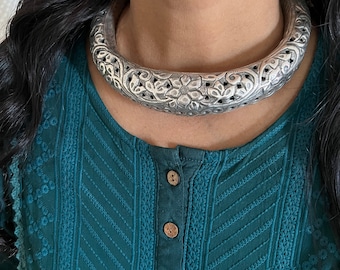 Antique Hasli Necklace - Exquisite Rajasthan Craftsmanship