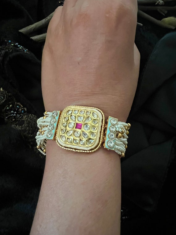 Navaratna nine gem bracelet in 22Kt gold - Jyotish jewelry - Jewel of the  Lotus