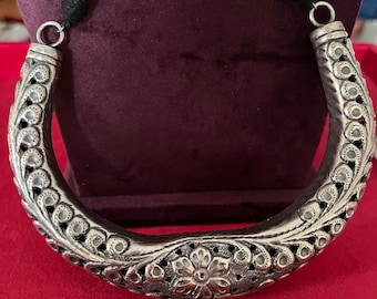 Antique Hasli Necklace - Exquisite Rajasthan Craftsmanship