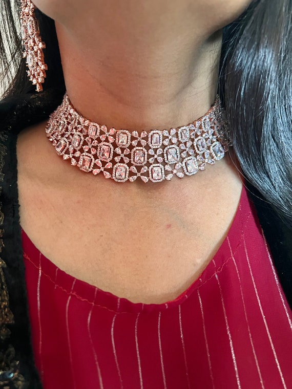 Scintillating Faux Diamond Choker 