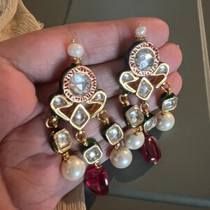 Multi Kundan Geometric Pendant Necklace and Earring Set main image 1