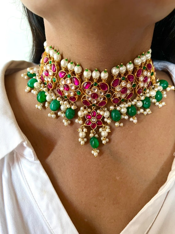 Beautiful choker set deals