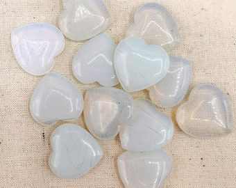 Cœurs en opalite, cristaux blancs, remplissage de bas de cristal, cadeau en cristal, cristal de poche, cristaux d'argent de poche, cristaux synthétiques