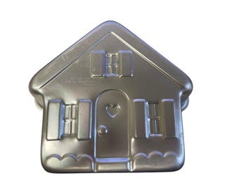 Wilton Holiday House Aluminum Cake Pan Mold -502-3937