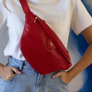 Personalisierte Leder Gürteltasche , Rotes echtes Leder, Crossbody bag, echtes Leder Gürteltasche, Ledertasche