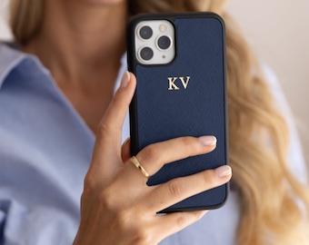 Funda para iPhone de piel saffiano azul marino con monograma