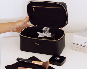 Estojo de maquiagem personalizado em couro Saffiano preto, bolsa de maquiagem com monograma, bolsa de cosméticos em couro Saffiano, presente personalizado para ela, viagem