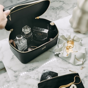 Étui de vanité en cuir Saffiano noir personnalisé, sac de maquillage avec monogramme, sac cosmétique en cuir Saffiano, cadeau personnalisé pour elle, voyage image 6