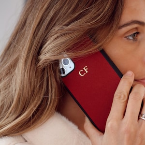 Étui en cuir saffiano bordeaux pour iPhone 14, 13, 12 et 11 Pro Max, Mini Xs Xr X 8 Plus 7, monogramme avec nom/initiales