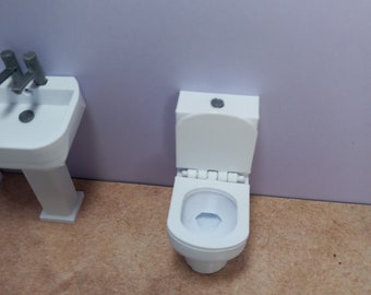 Dolls House 1:16 Toilet, with opening and closing lid and seat.