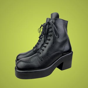 Deadstock 90s does 70s Vintage Black Leather Lace Up Chunky Platform Boots, Size EUR 35 UK 2.5 US 4.5