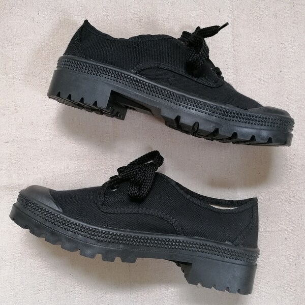 retro chunky sneakers