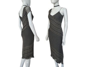 Robe fourreau en soie coupée en biais des années 90, robe asymétrique, robe fourreau midi une épaule, robe fourreau de l'an 2000, robe vintage des années 90, robe grunge des années 90, petit