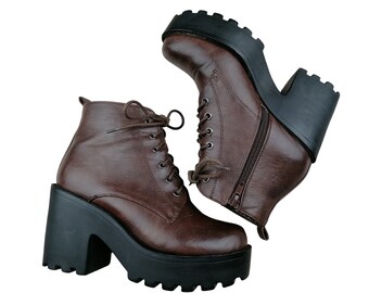 90's Style Brown Lace Up Chunky Heel Lug Sole Platform Combat Ankle Boots, Size EUR 35 UK 2.5 US 4.5