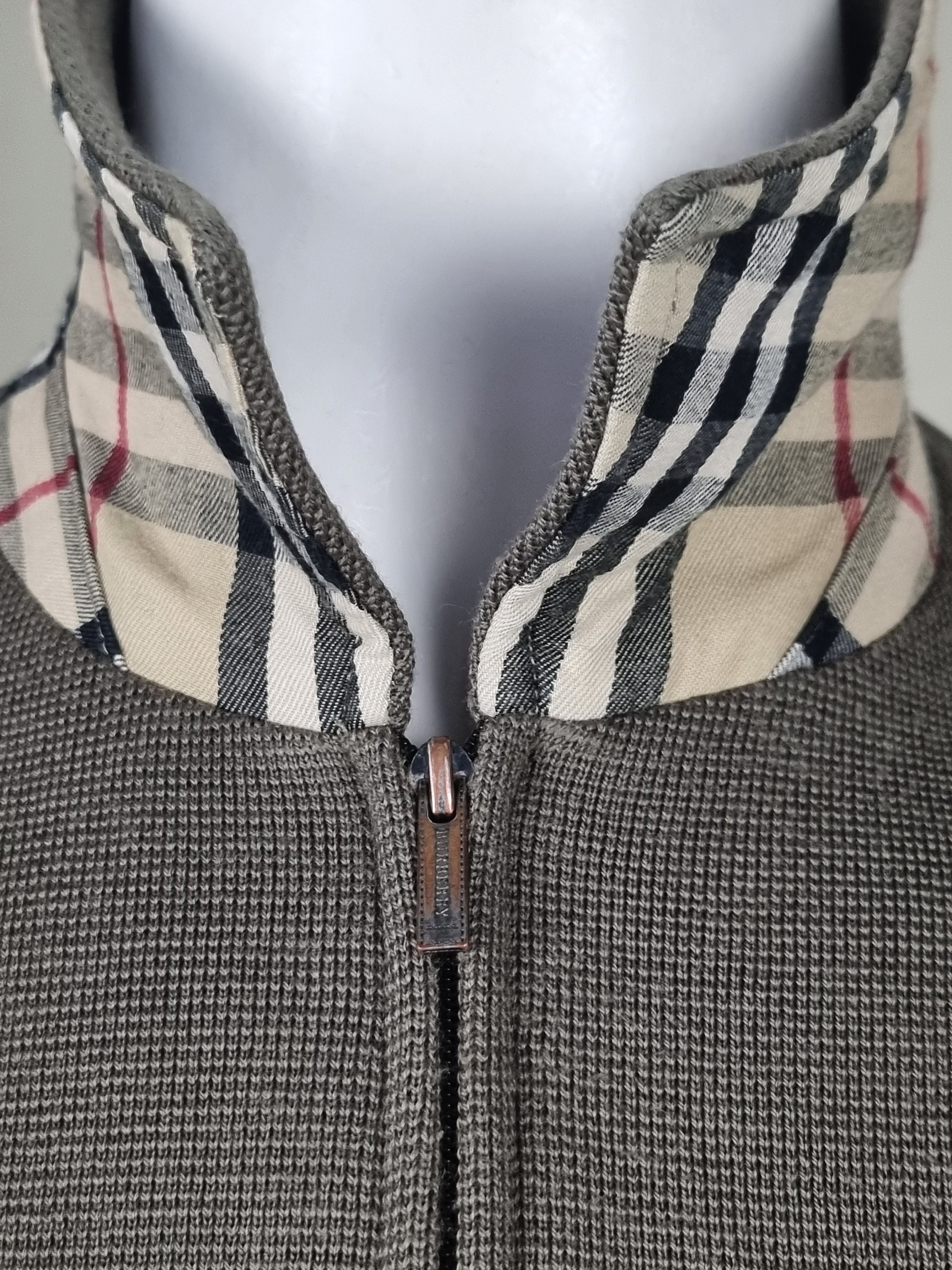 burberry sweater zip up