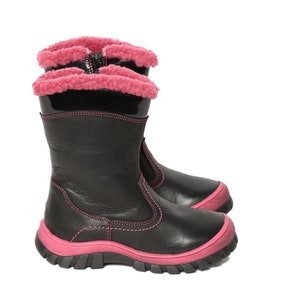 Merida Girls Premium Echtes Kalbsleder Nubuck in schwarzer Farbe mit rosa FellFutter & Details Strapazierfähig stylische Kinder Jugend Reißverschluss Fußstiefel Bild 2