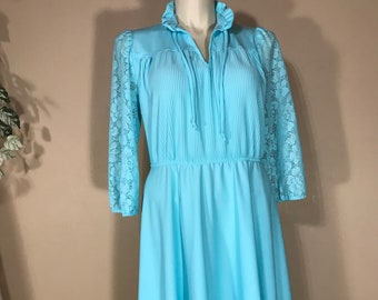 SIZE 18 1/2 aqua blue plus dress - 1980s lace sleeves with pleated accordion skirting - Spring, Summer, Career, Church