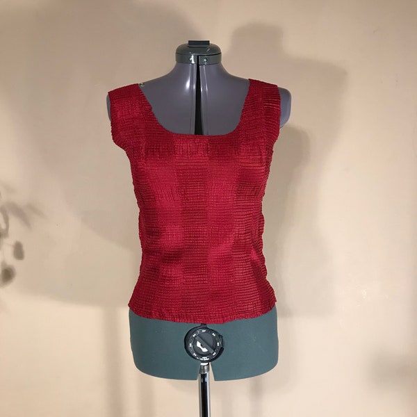 XS/S tank top  - Studio West true red crinkle shirt - Comfortable, Casual, Sleeveless Blouse - School, Career, Home, Disco - Ready to ship