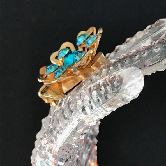Bright aqua Coro brooch - Vintage floral swirl pi… - image 7
