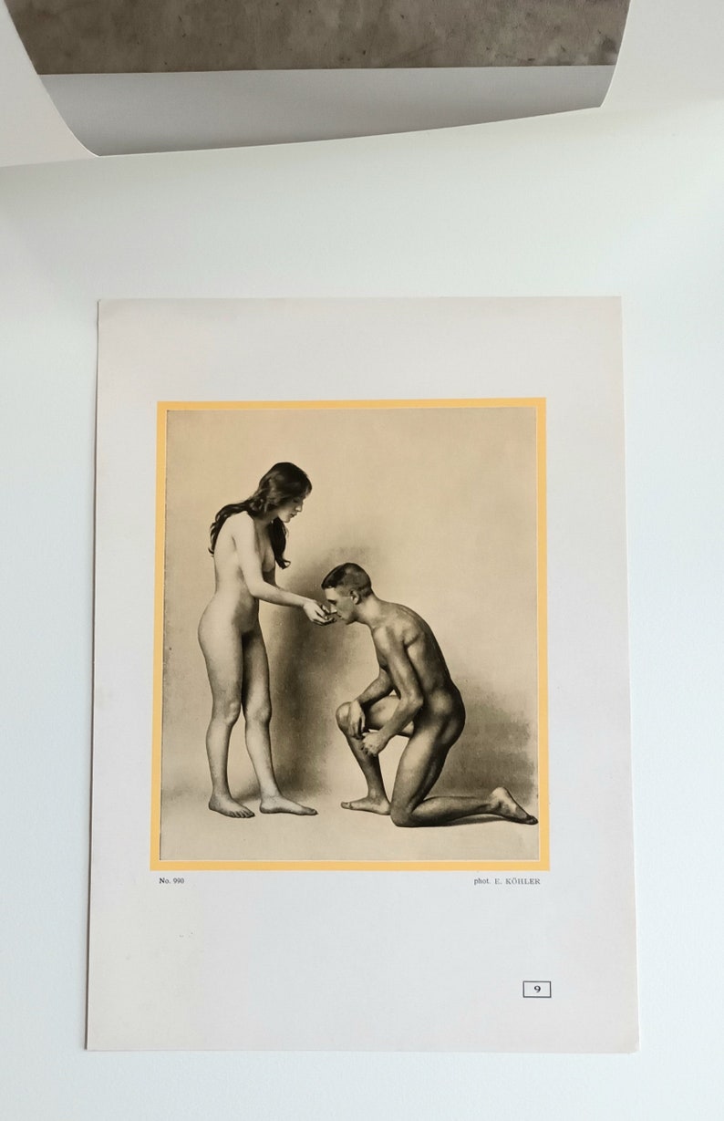 Beautiful naked couple A standing naked woman and a kneeling naked man Print from a German photo Naturist movement 1922 image 6