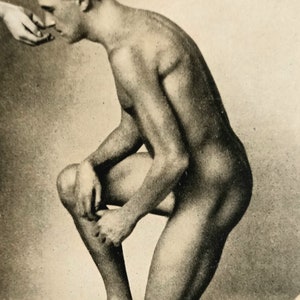 Beau couple nu Une femme nue debout et un homme nu à genoux Impression à partir d'une photo allemande Mouvement naturiste 1922 image 5