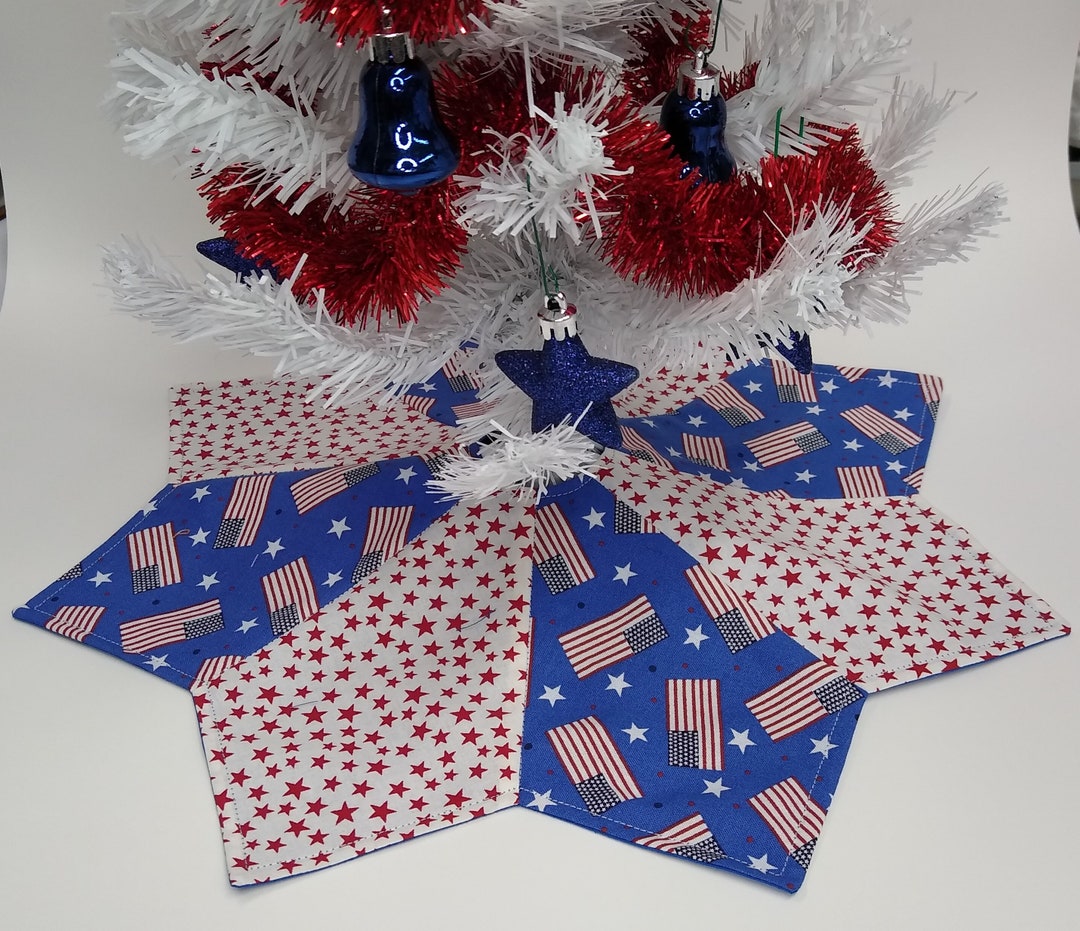 16 Tabletop Tree Skirt. Star Shaped Light Quilted Patriotic Print