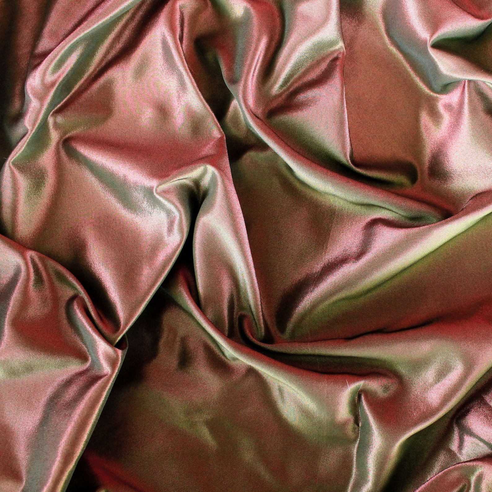 Chameleon Taffeta Fabric Italian Taffeta Olive Red Shimmering Etsy