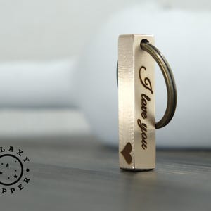 Llavero de bronce personalizado: llavero hecho a mano para el 8.º/19.º aniversario