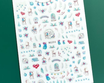 Scatole regalo blu Adesivi per nail art con renne, albero di Natale, ornamenti di Babbo Natale, ghirlanda, fiocco di neve, slitta, pupazzo di neve, decalcomania per unghie autoadesiva WGSeries