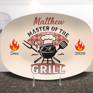 Personalized BBQ Platter, Custom Master of the Grill Gift for Dad or Grandpa, Father&#39;s Day Gift, Custom Name Plate, BBQ Serving Tray for Him