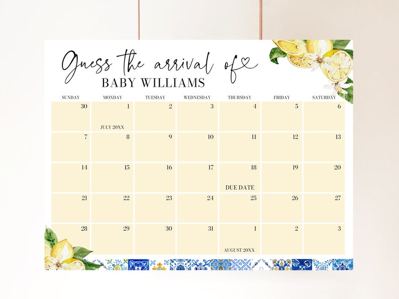 Pu&ograve; includere: Un calendario giallo e bianco a tema limone. Il calendario &egrave; per luglio e agosto e ha il testo "Indovina l'arrivo di Baby Williams" in alto. La data di scadenza &egrave; segnata sul calendario.