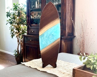 Surfbrett Charcuterie Board - Walnuss und Epoxy