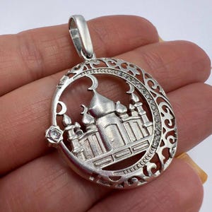 Pingente de lua crescente de mesquita vintage em prata esterlina: design de filigrana islâmica